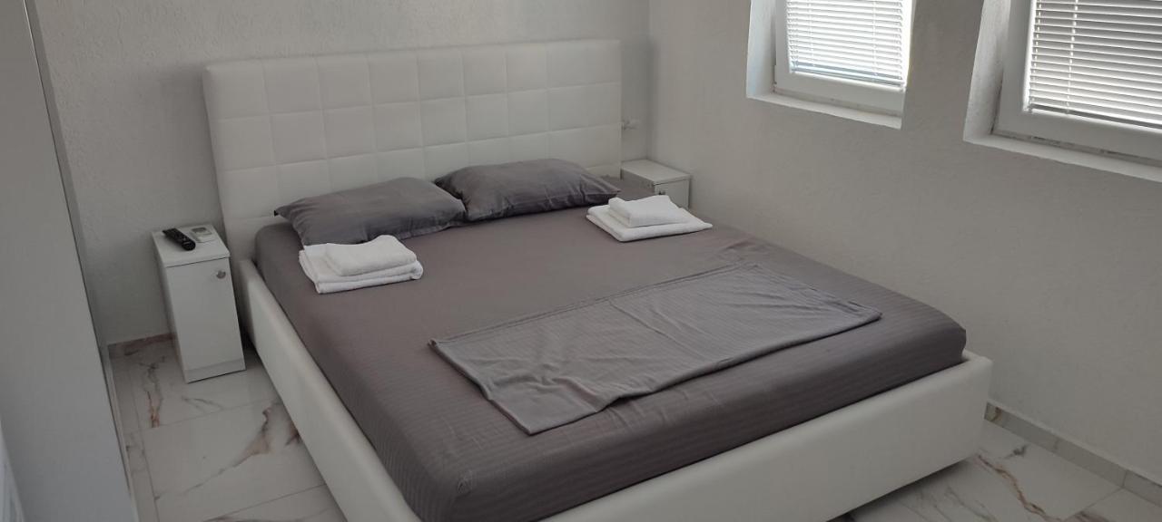 Golem Apartment Eksteriør billede