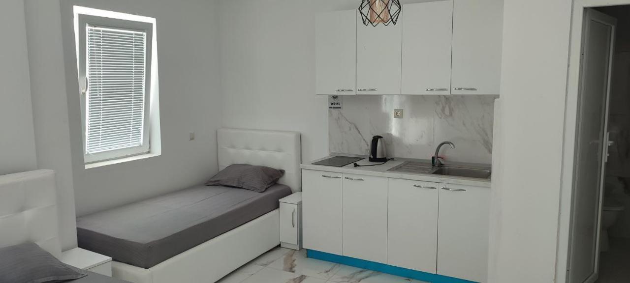 Golem Apartment Eksteriør billede