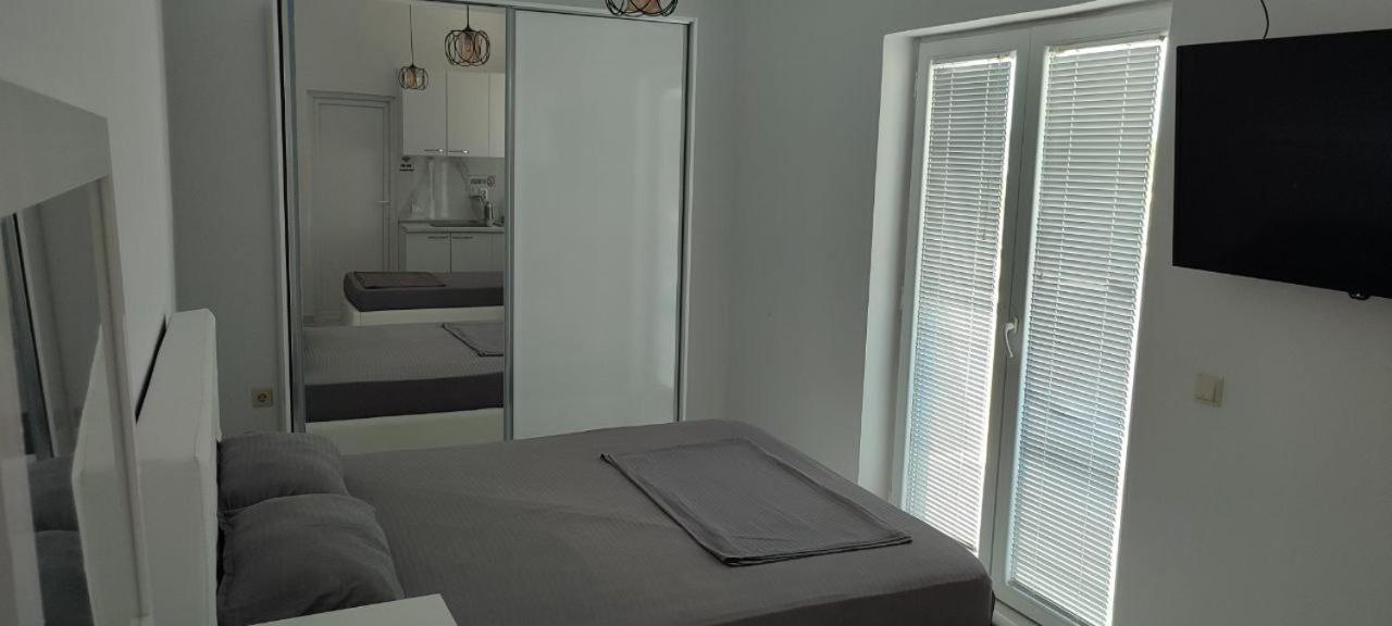 Golem Apartment Eksteriør billede